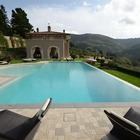 Villa Caiano Giglio