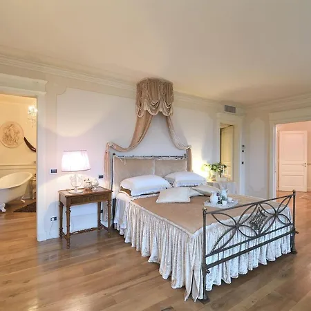 Villa Caiano Giglio *